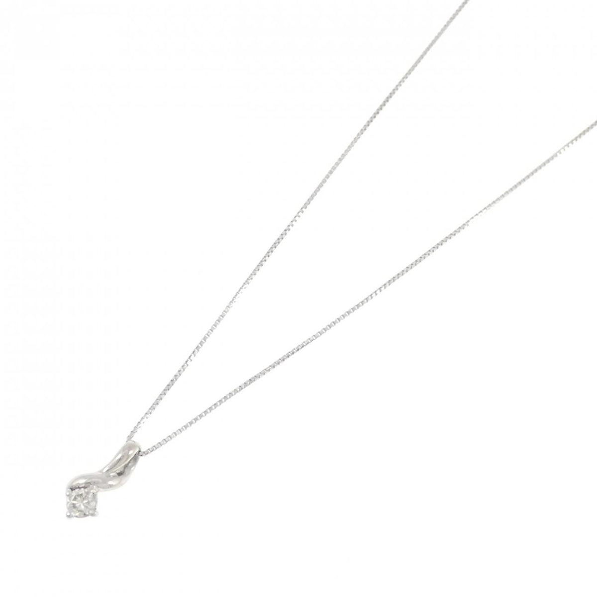 necklace front view
