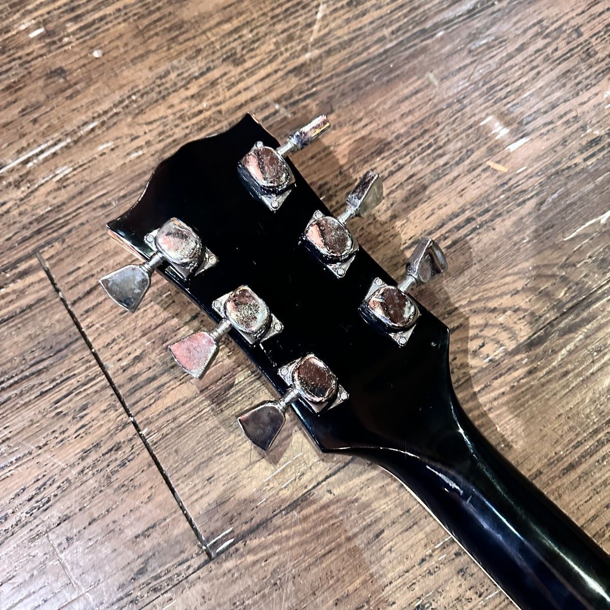 electric guitar markings and labels