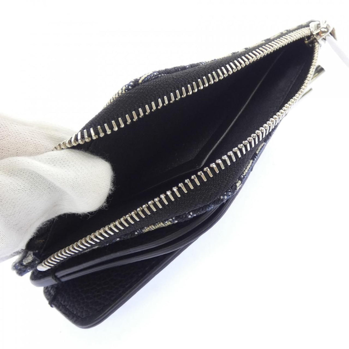christian dior beige / navy pouch / clutch accessories included