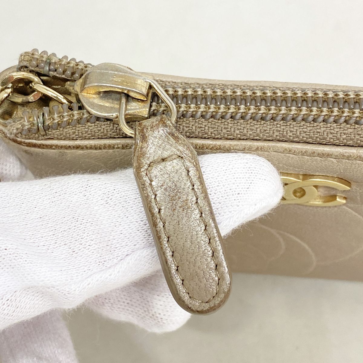 chanel beige coin purse interior details