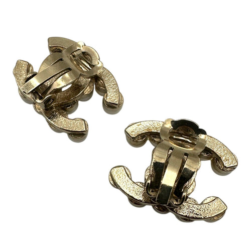 chanel earrings rear view