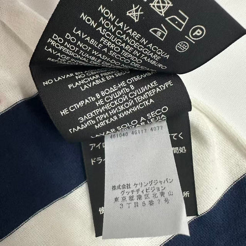 gucci scarf accessories included