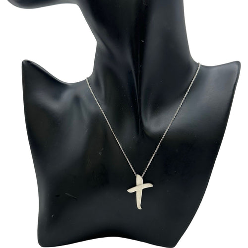 necklace interior details