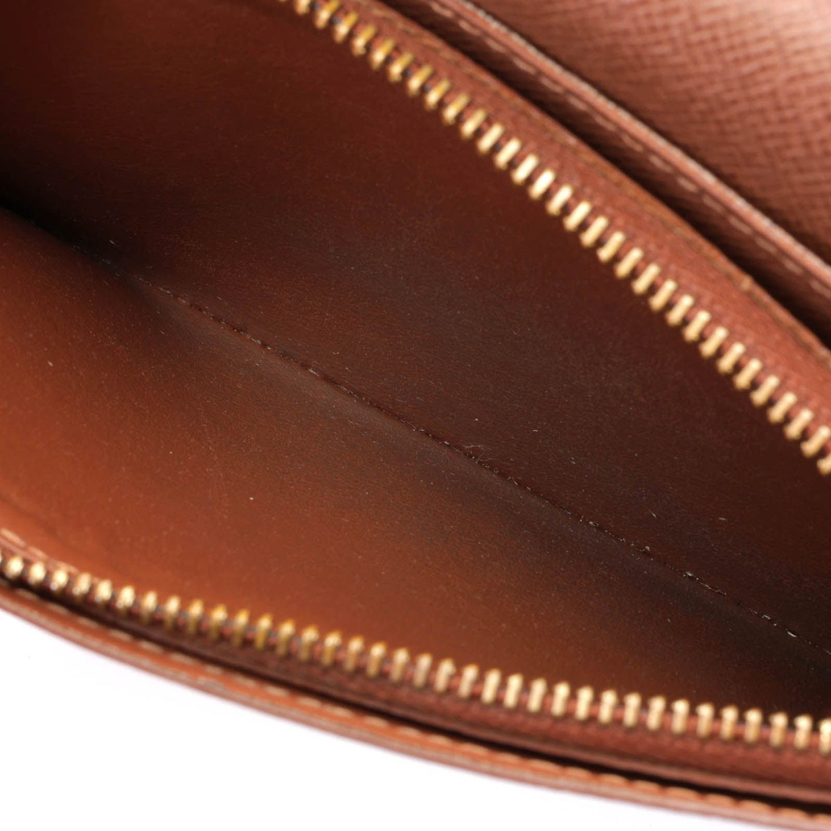 louis vuitton m66540 wallet markings and labels