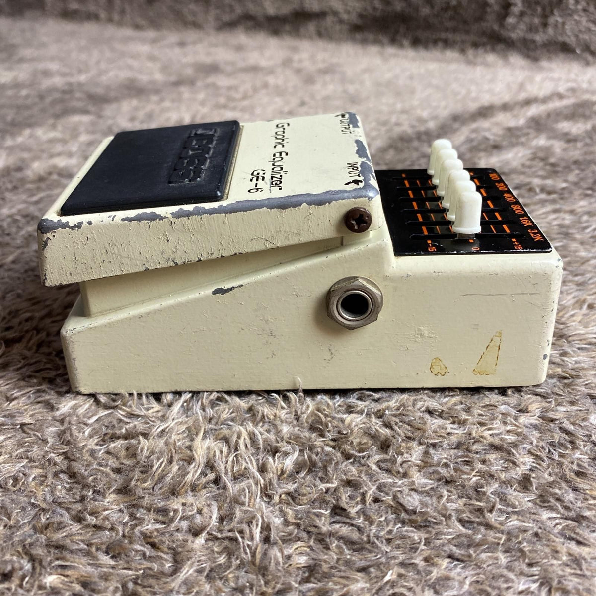 boss ge-6 guitar effector interior details