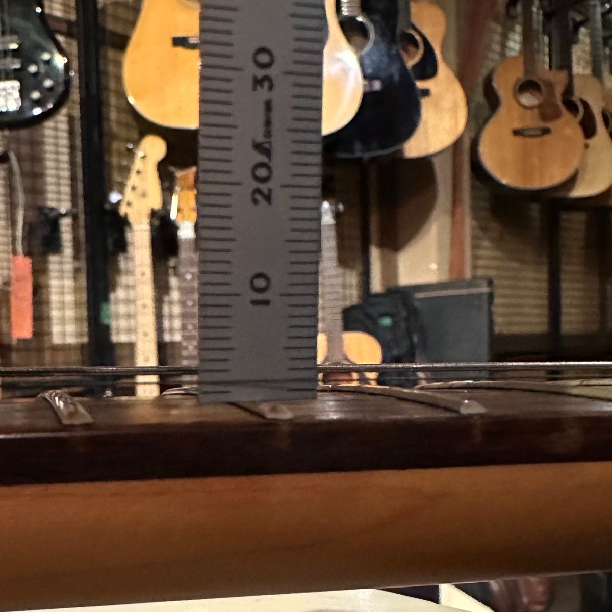 aria electric guitar markings and labels