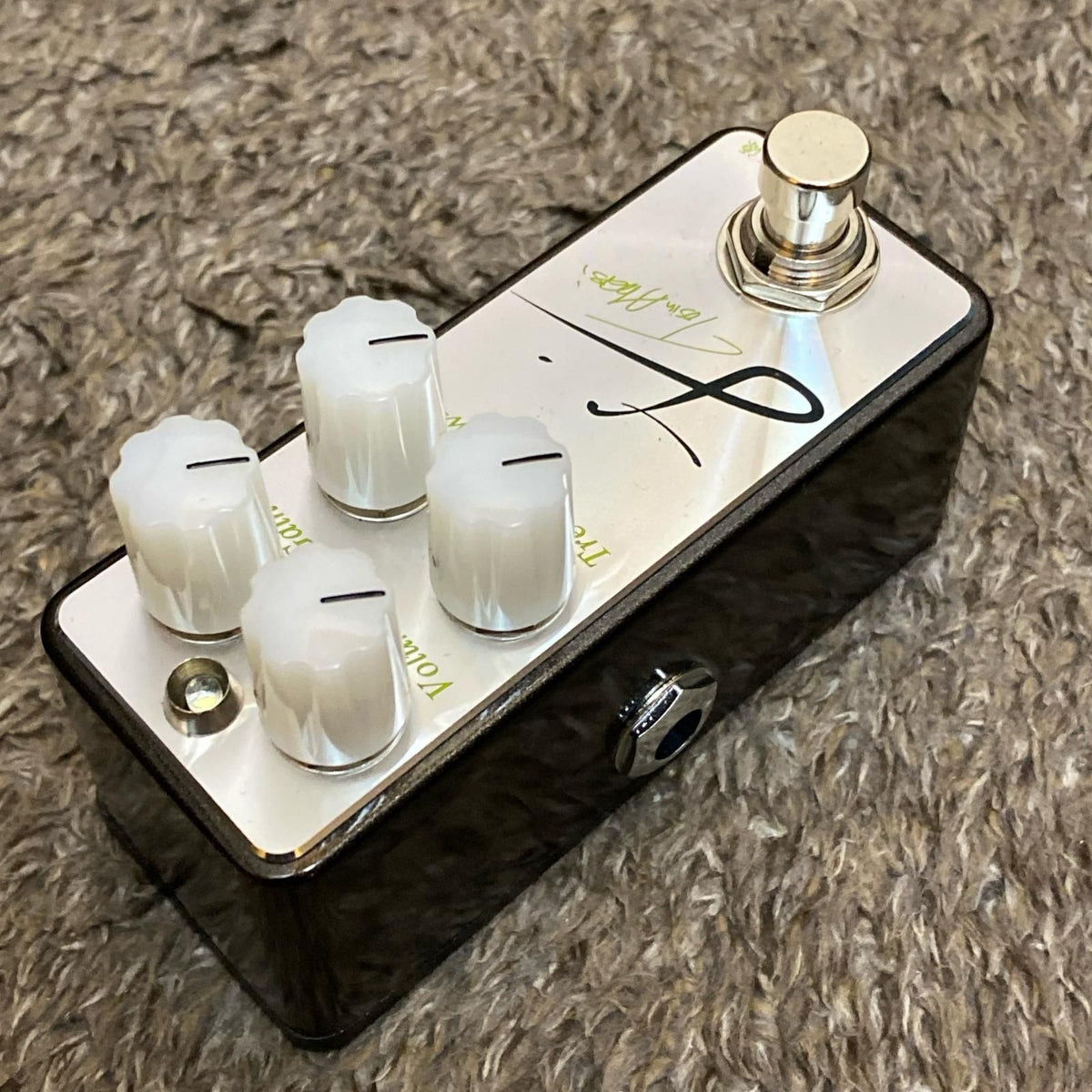 guitar effector front view