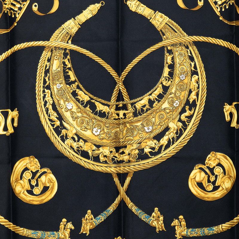 hermes scarf rear view