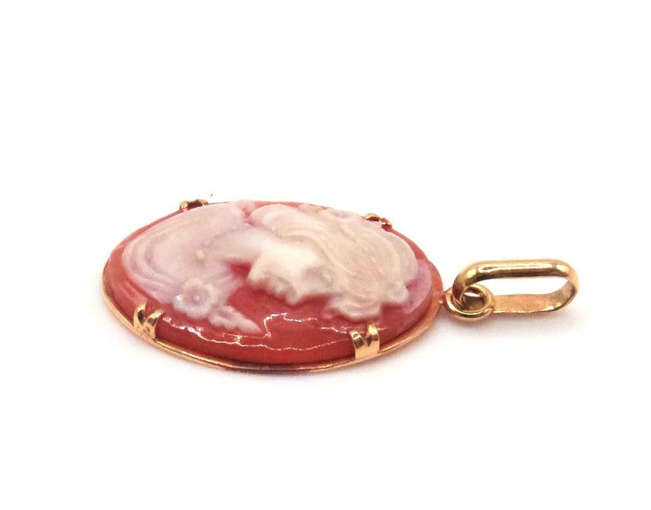 18K Yellow Gold Pendant