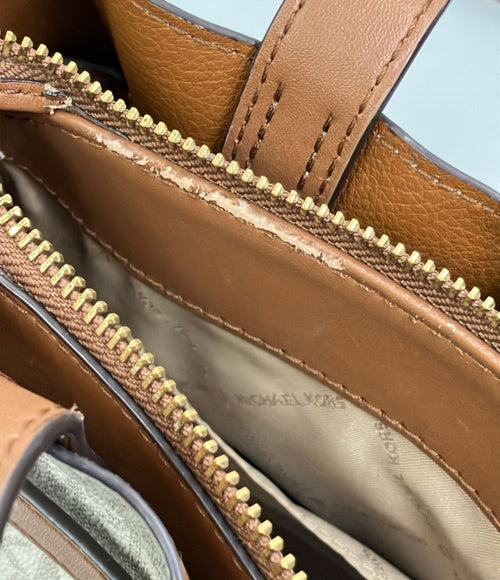michael kors shoulder bag interior details