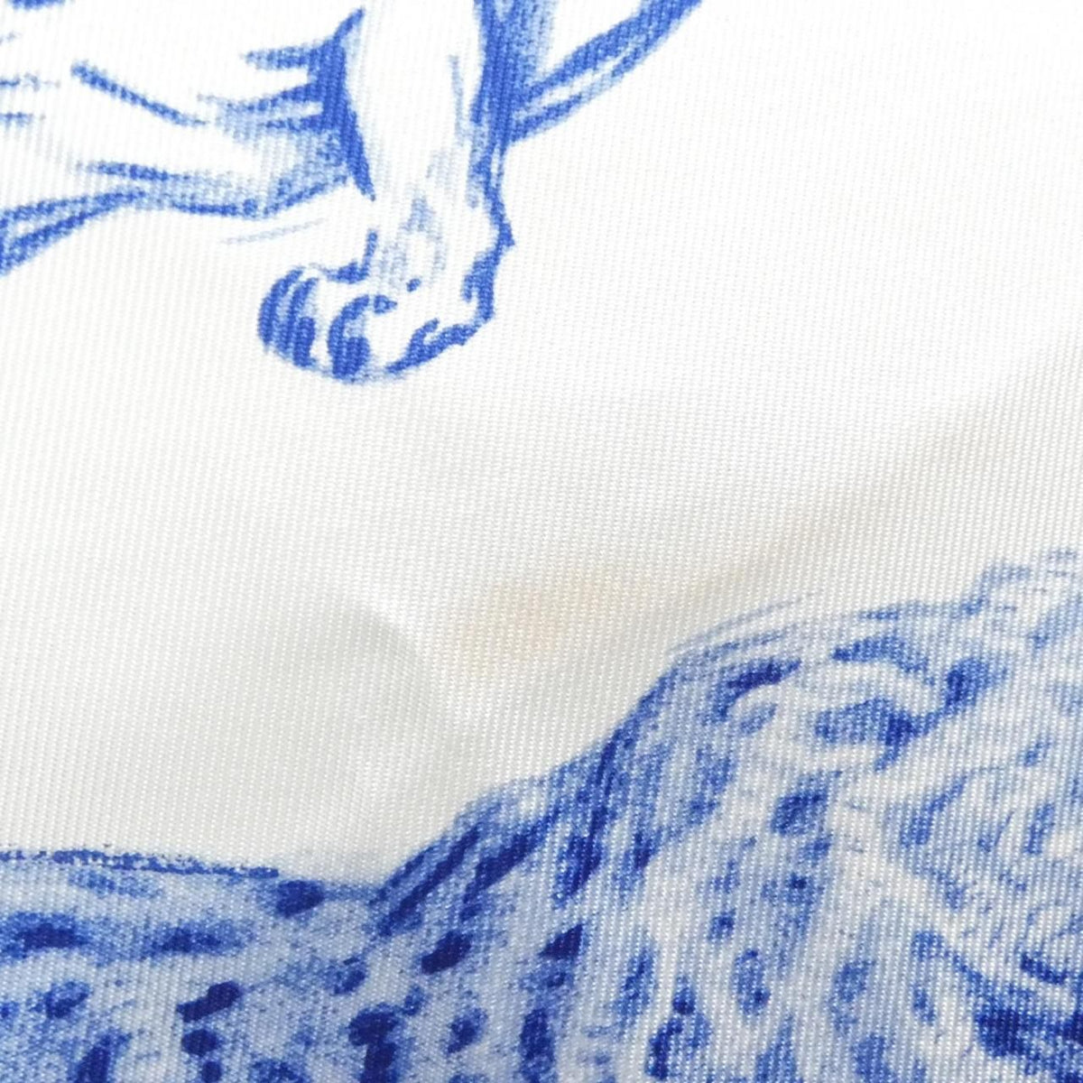 hermes white scarf side view