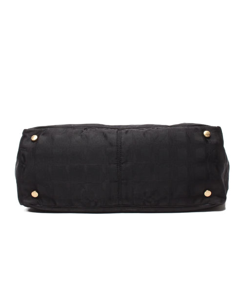 chanel tote bag side view