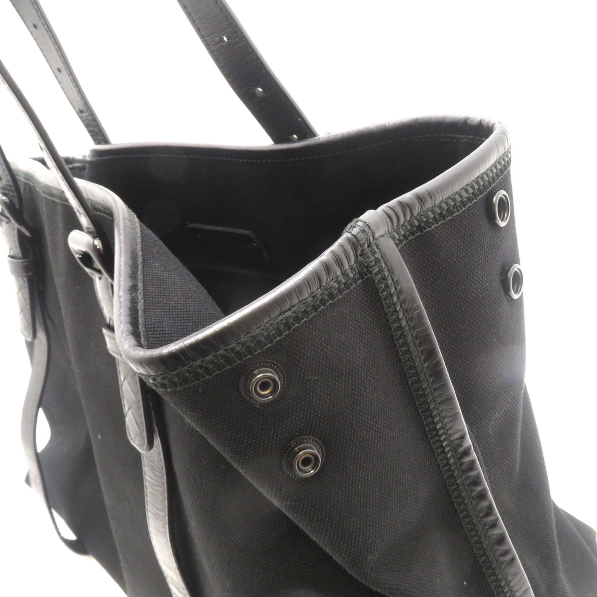 bottega veneta tote bag interior details