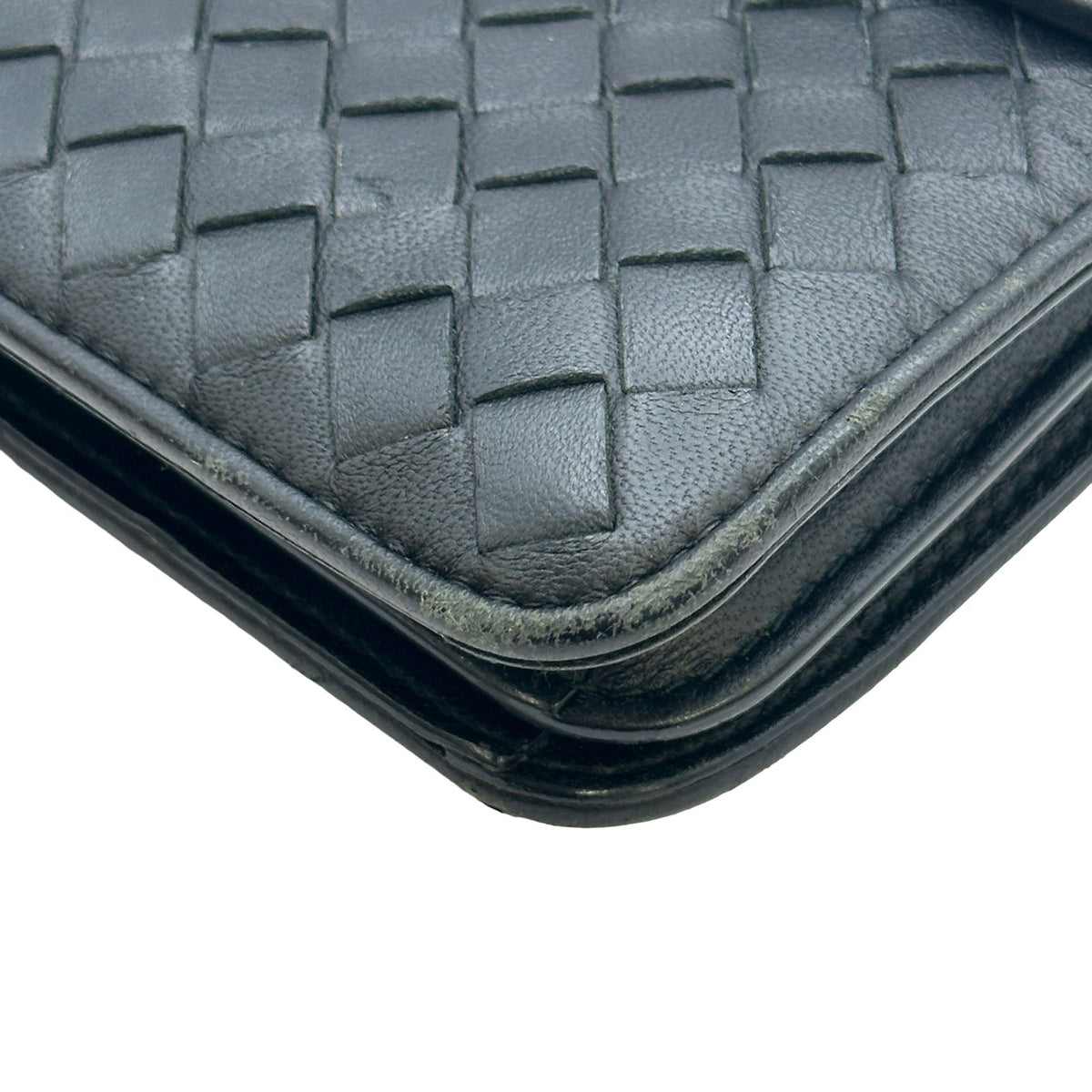 bottega veneta shoulder bag functional details