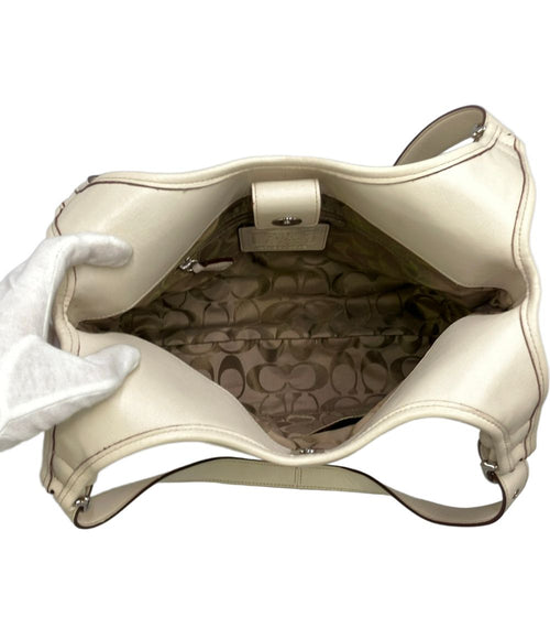 coach shoulder bag accessories included