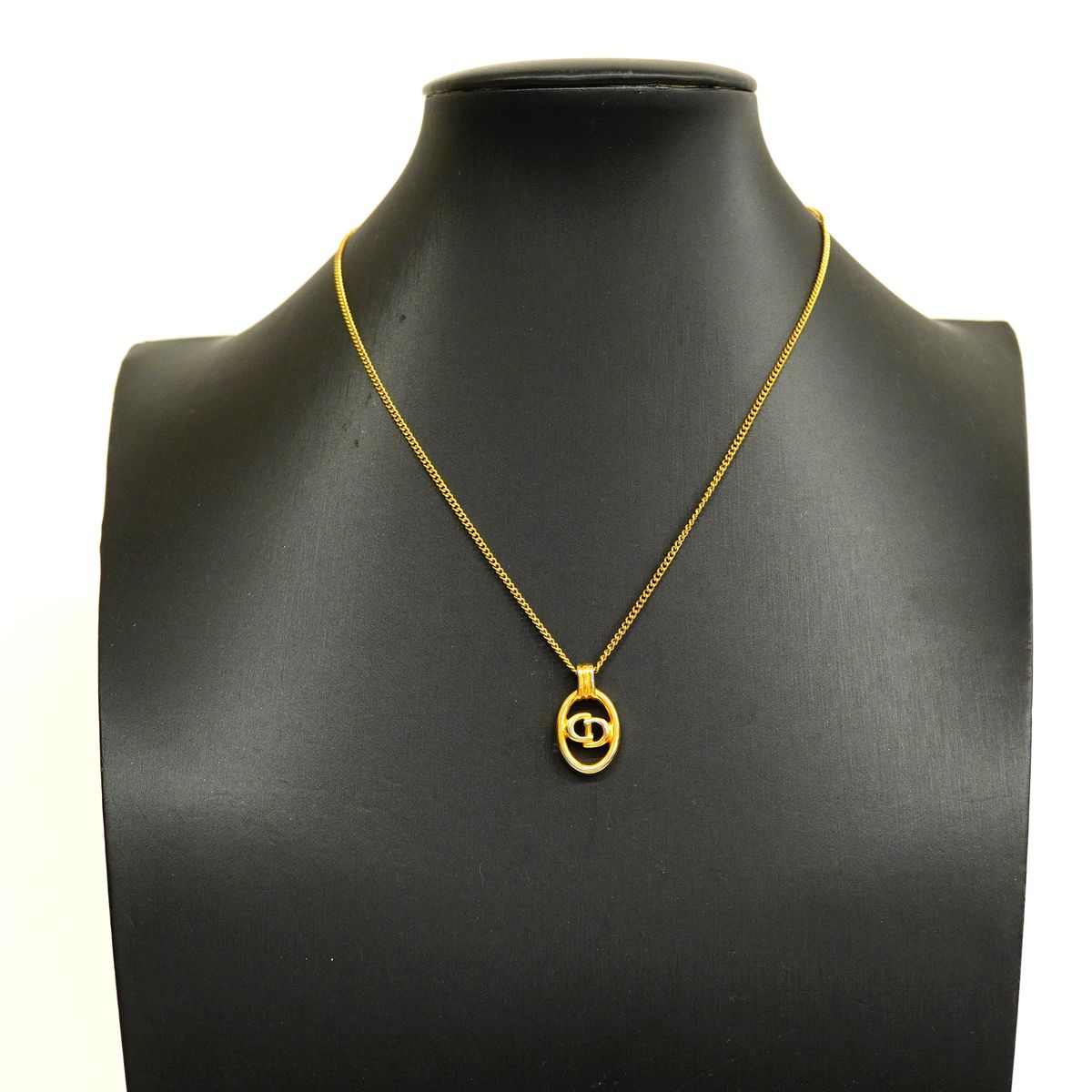 christian dior necklace accessories included