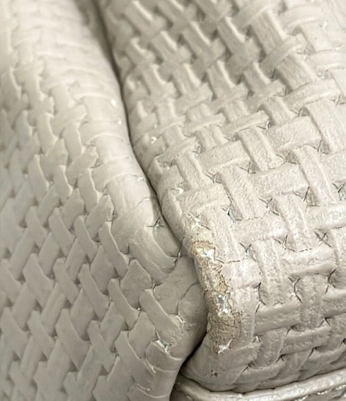 gianni notaro grey shoulder bag interior details