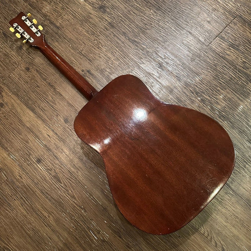 yamaha fg-140 red acoustic guitar interior details