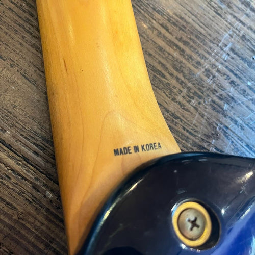 aria electric guitar markings and labels