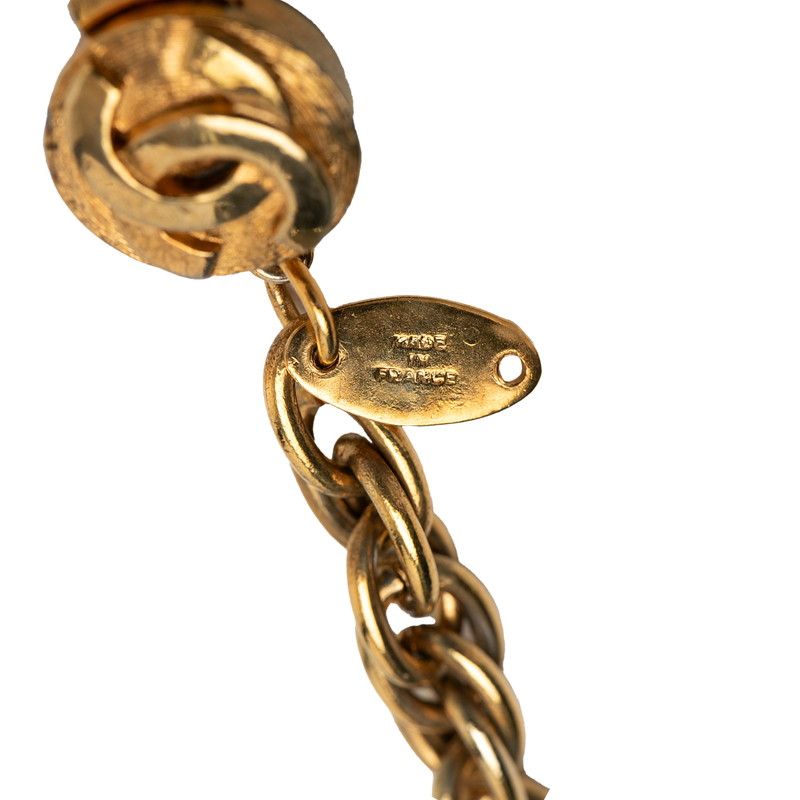 chanel necklace side view