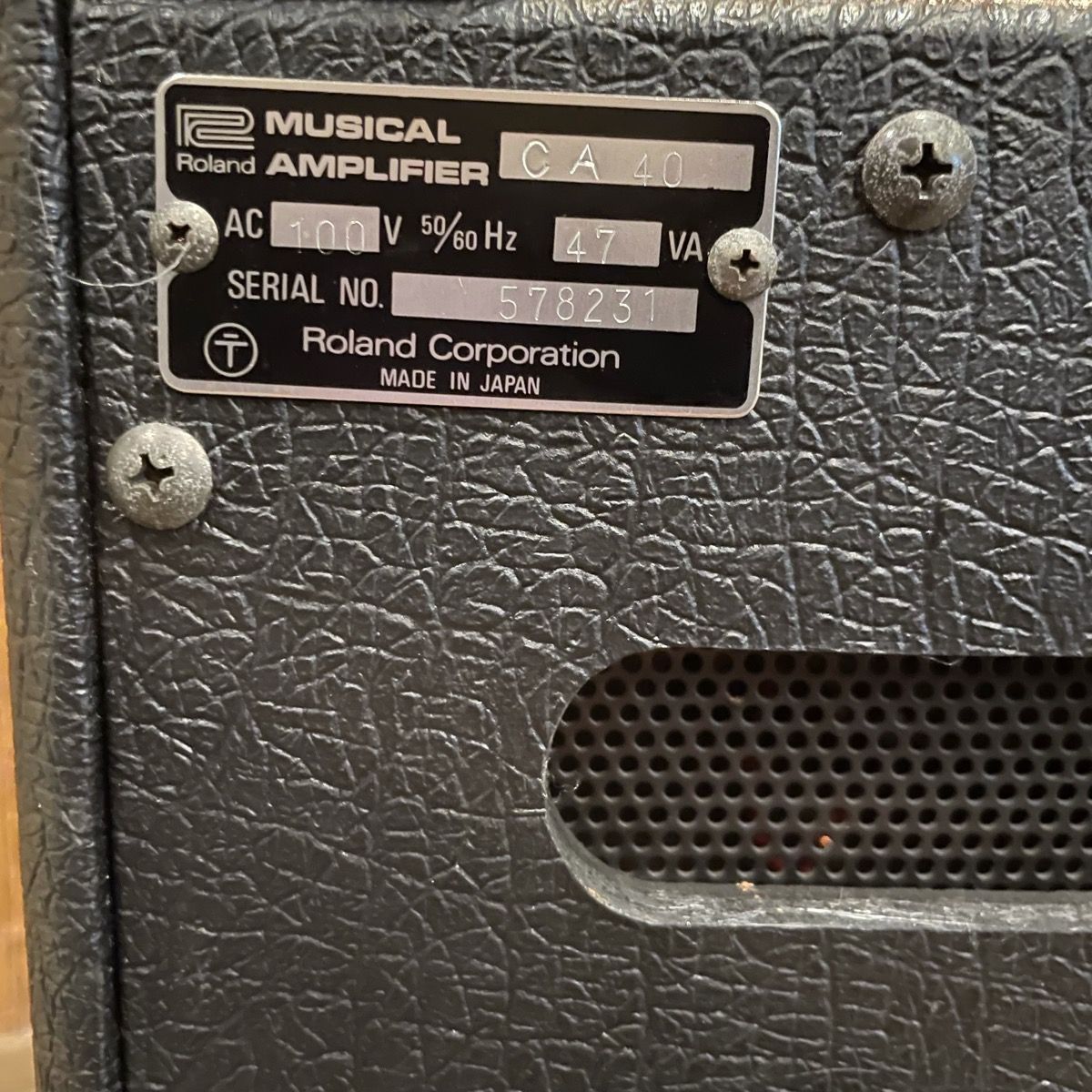 roland ca-40 amplifier side view