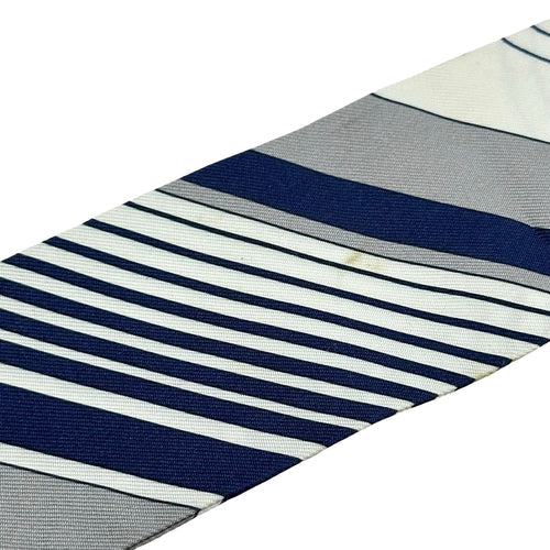 hermes scarf interior details