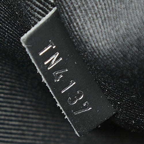 louis vuitton m62291 pouch / clutch functional details