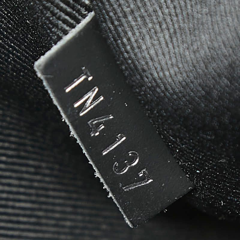 louis vuitton m62291 pouch / clutch functional details