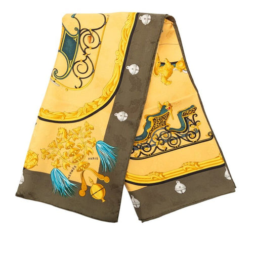 hermes scarf front view