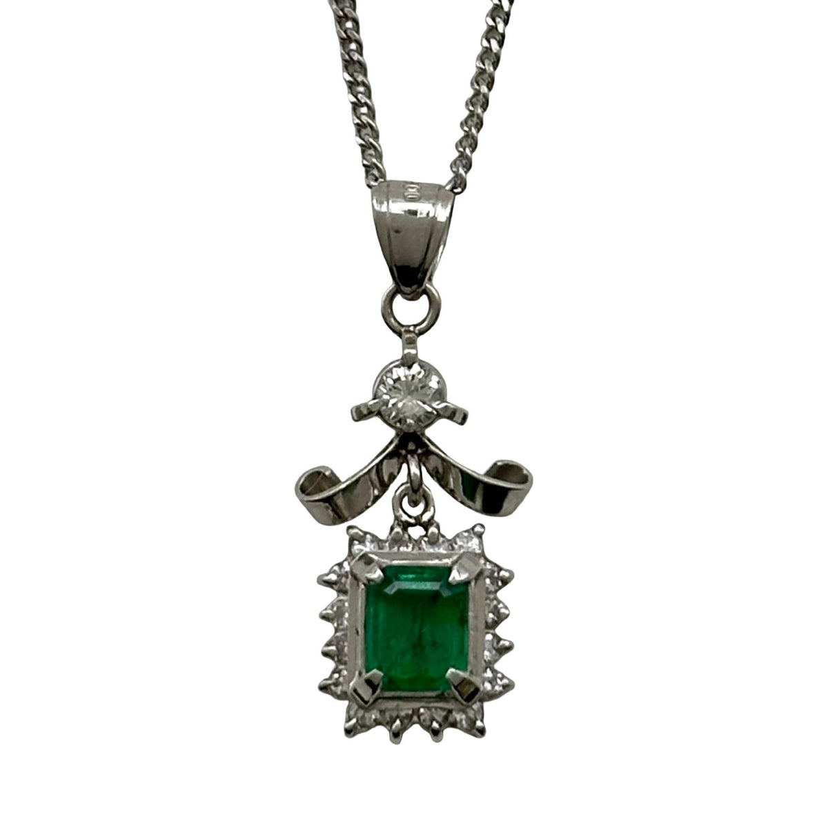 necklace front view