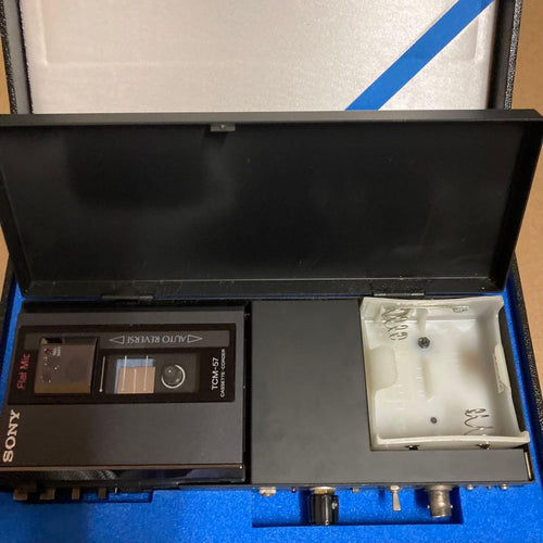 sony tcd-d7 dat player / recorder front view