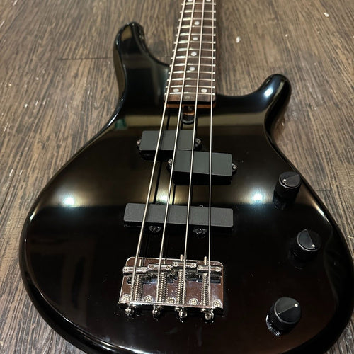 yamaha mb-40 bass guitar rear view