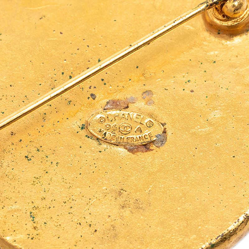 chanel brooch rear view