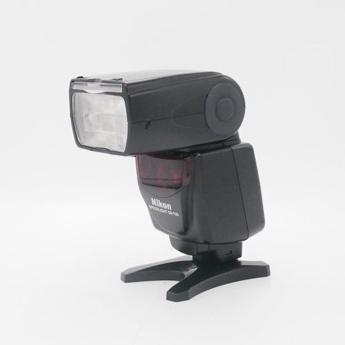 nikon sb-700 camera front view