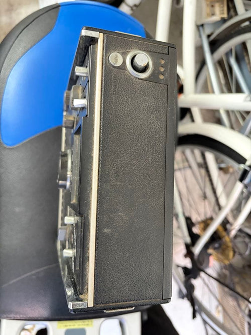 sony icf-5800 radio front view