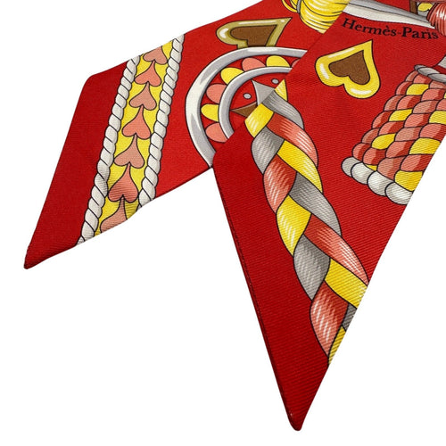 hermes scarf side view