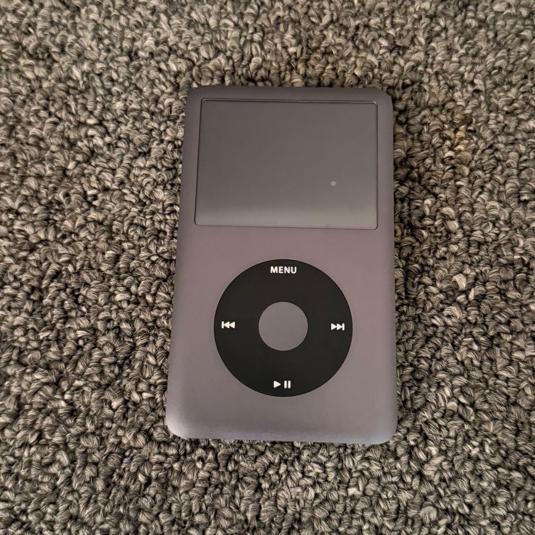 apple a1238 digital audio player side view