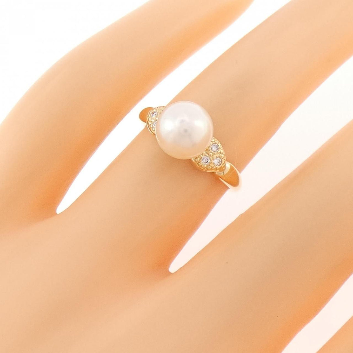 tasaki ring accessories included