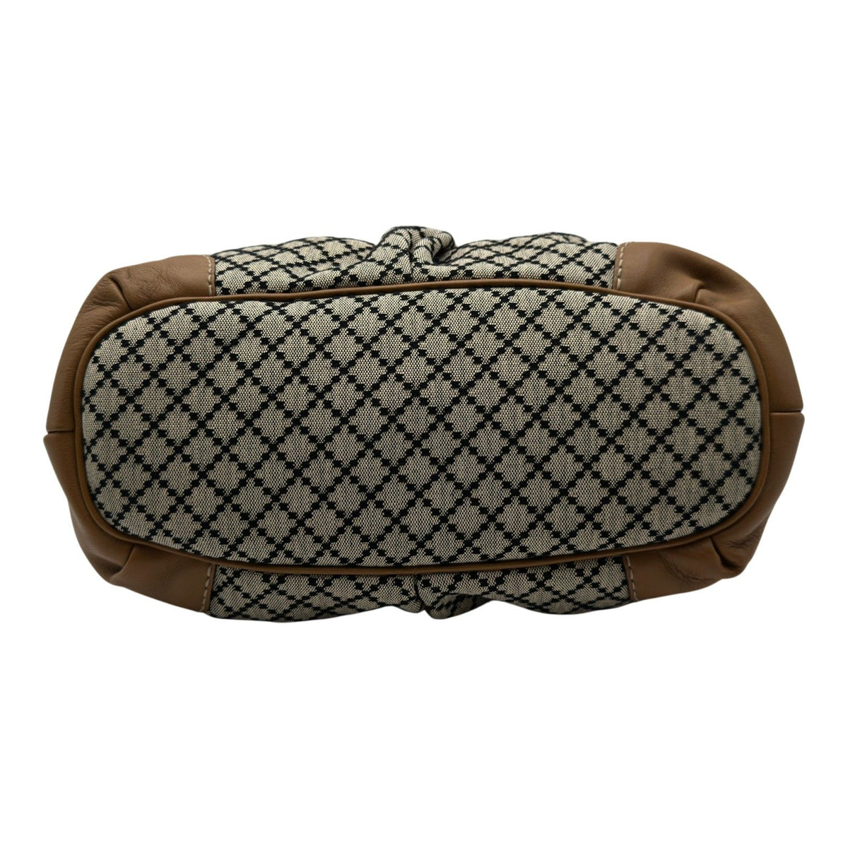 gucci beige handbag accessories included