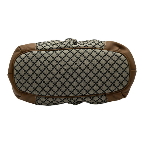 gucci beige handbag accessories included