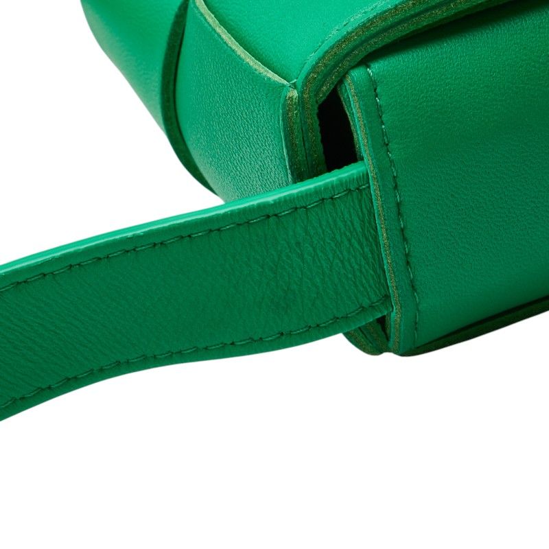 bottega veneta vcq72 shoulder bag side view
