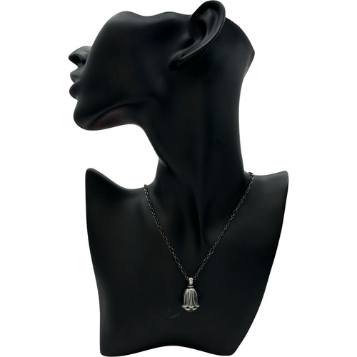 necklace condition details