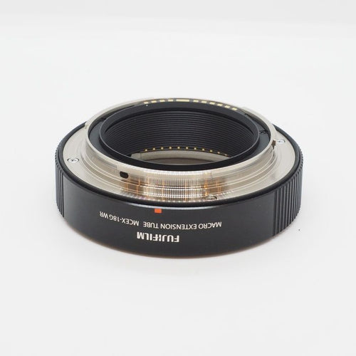 fujifilm mcex-18g camera accessories included