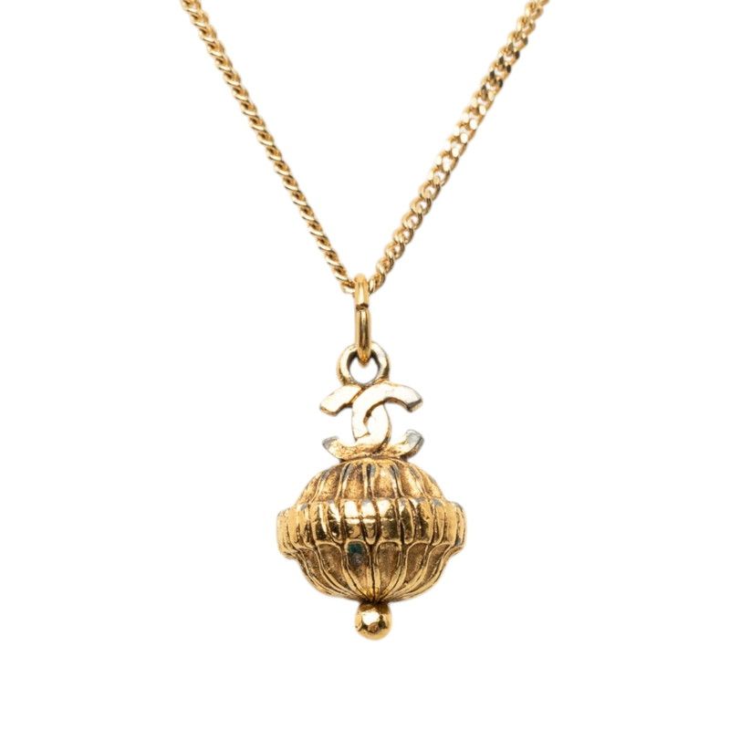 chanel necklace front view