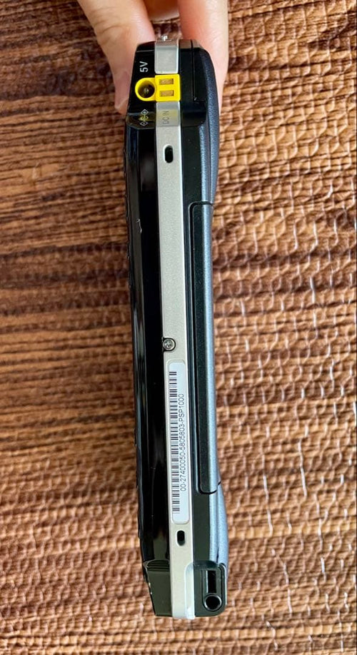 sony psp-1000 handheld console interior details