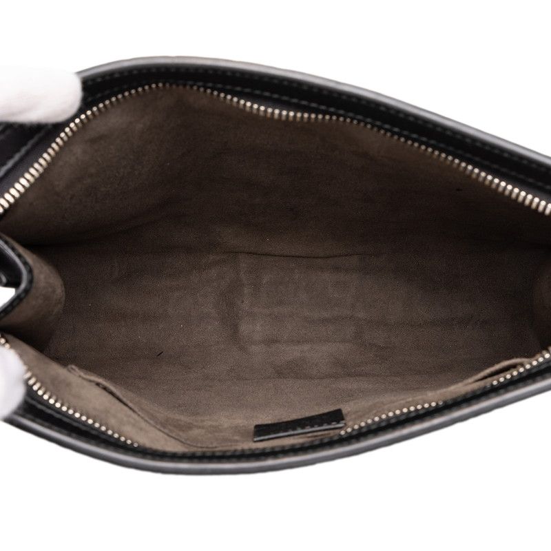 gucci pouch / clutch side view