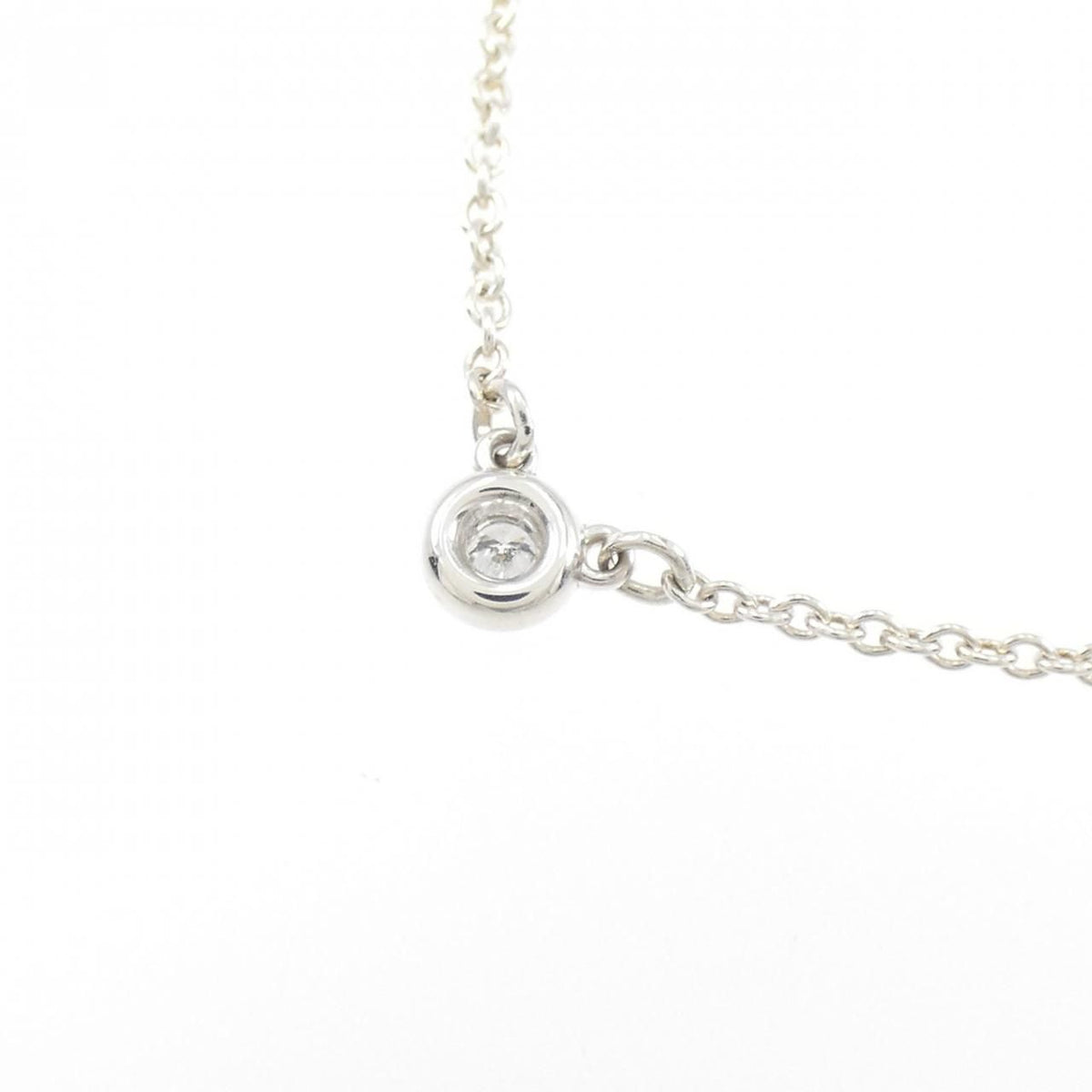 tiffany necklace side view