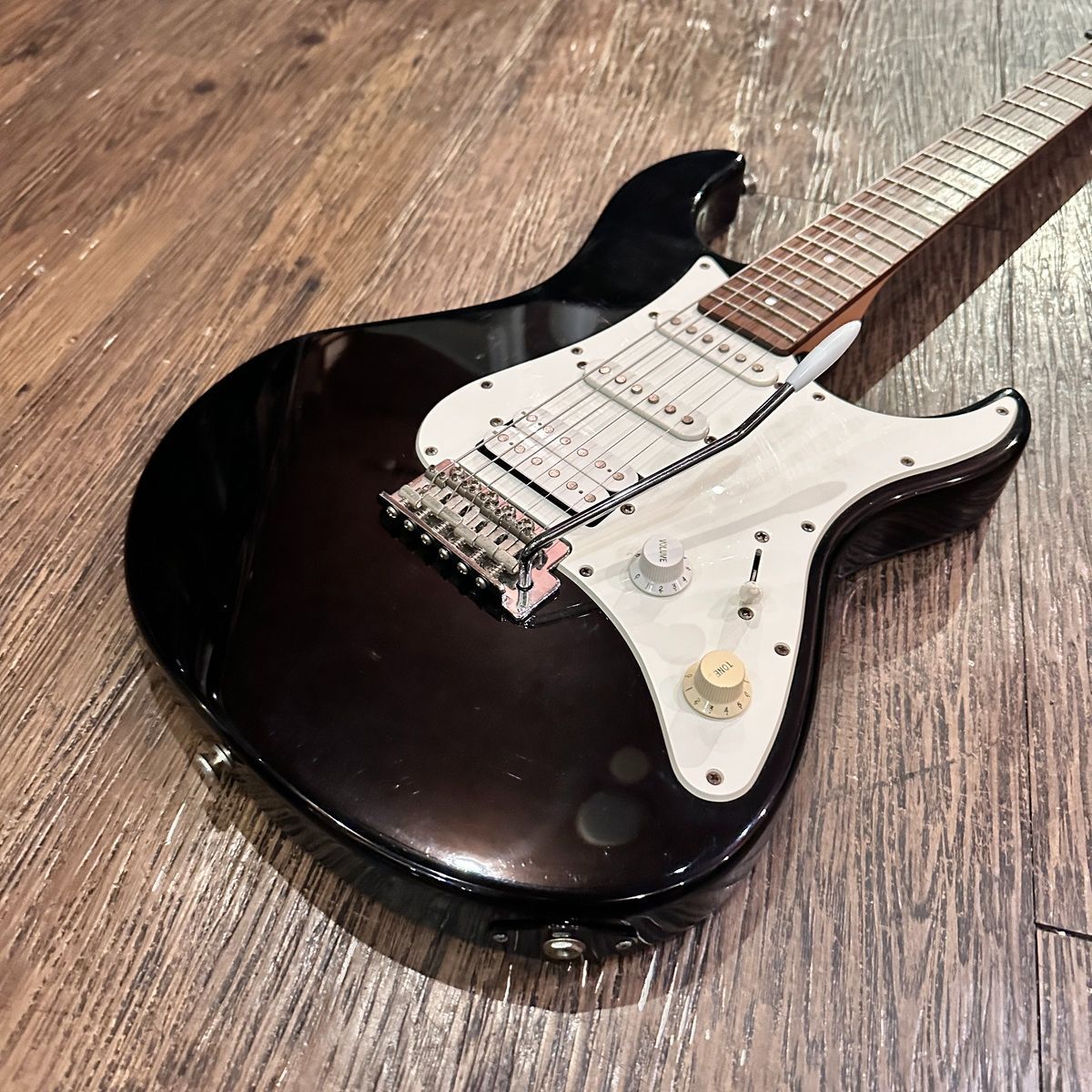 yamaha pac012 black electric guitar rear view