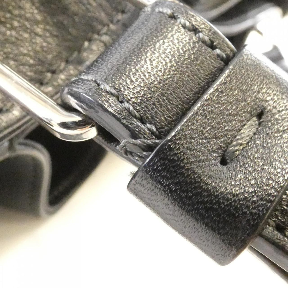 tod's black handbag interior details