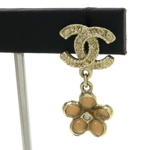 chanel a19v earrings side view